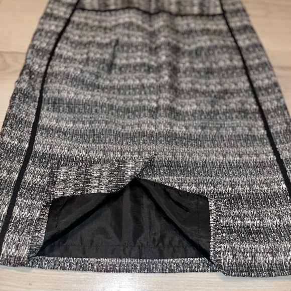 EUC Liz Claiborne Petite Skirt Sz 4P - Picture 6 of 7